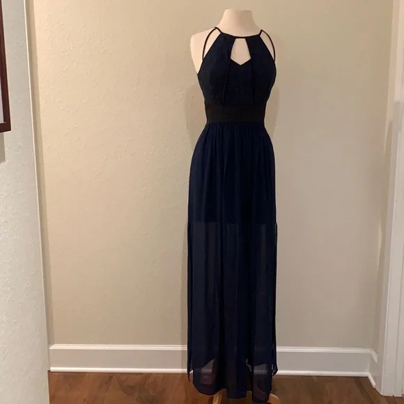 BCBG generation size 4 navy and black lace detail maxi dress xs/s